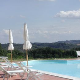 Agriturismo_piscina, angolo stondato