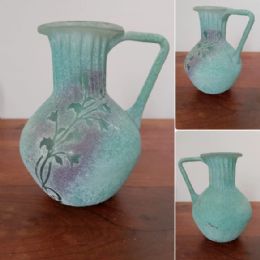 Brocca vaso vintage in vetro satinato verde acqua con decoro floreale