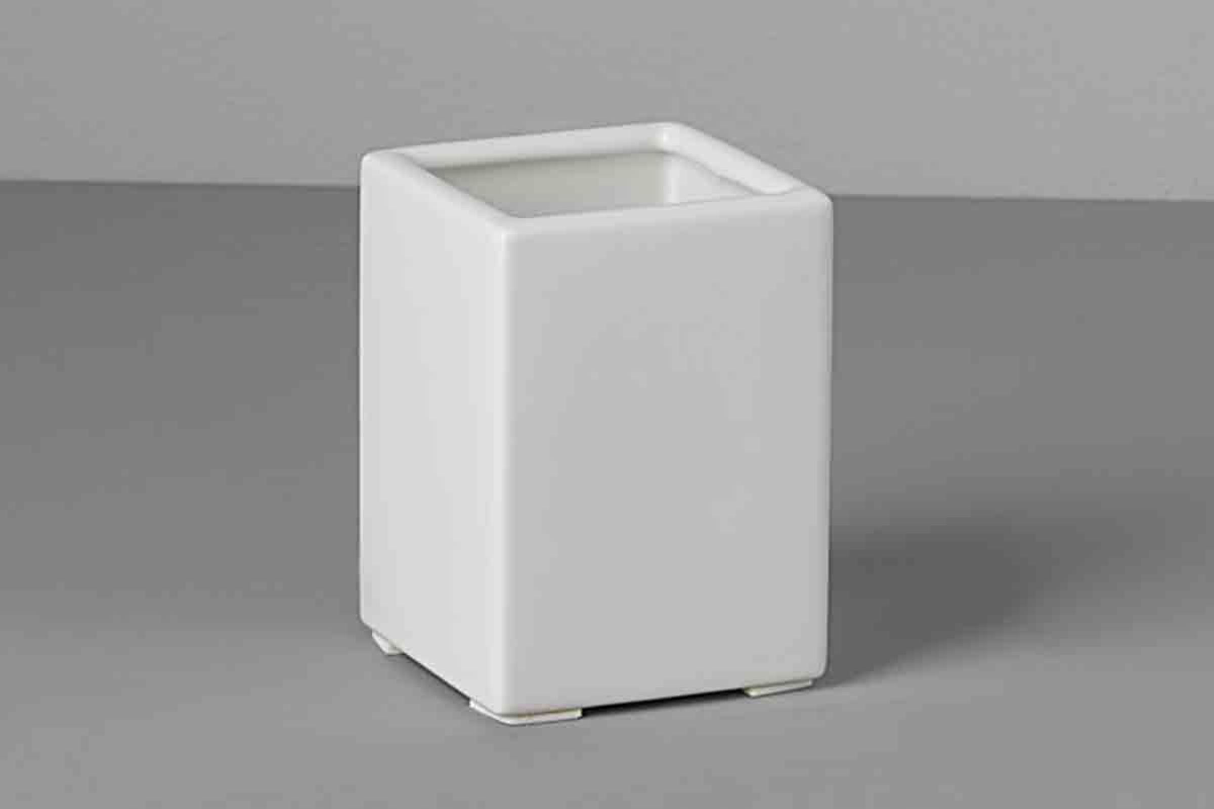 Tooth brush holde Cube