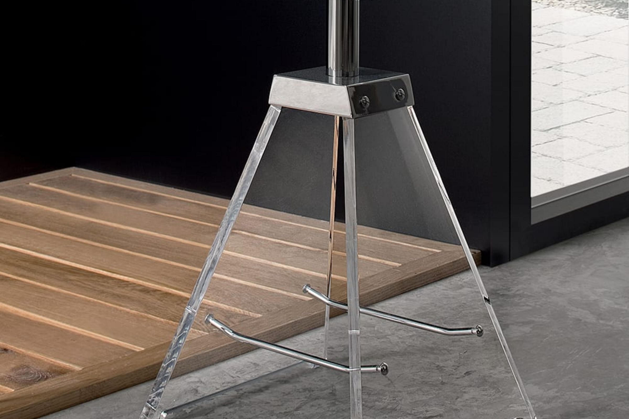 Sgabello, plexiglass Luce