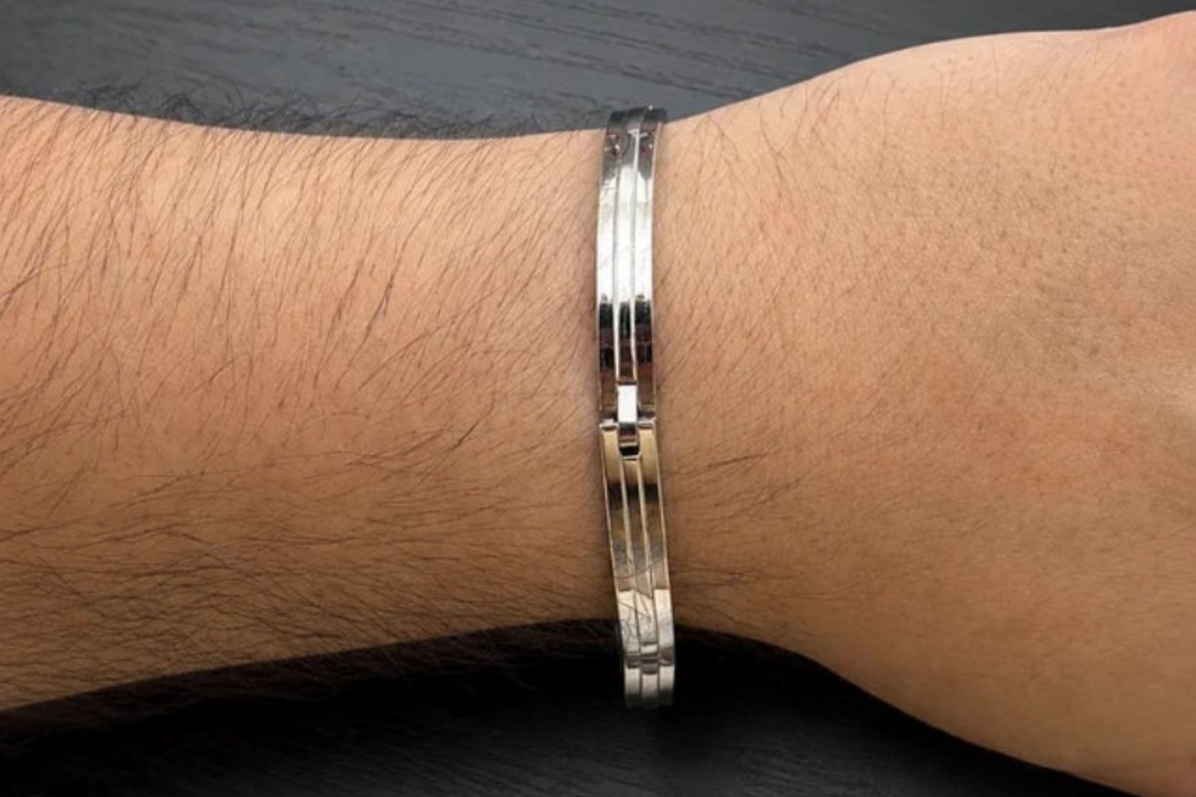 Bracciale rigido da uomo