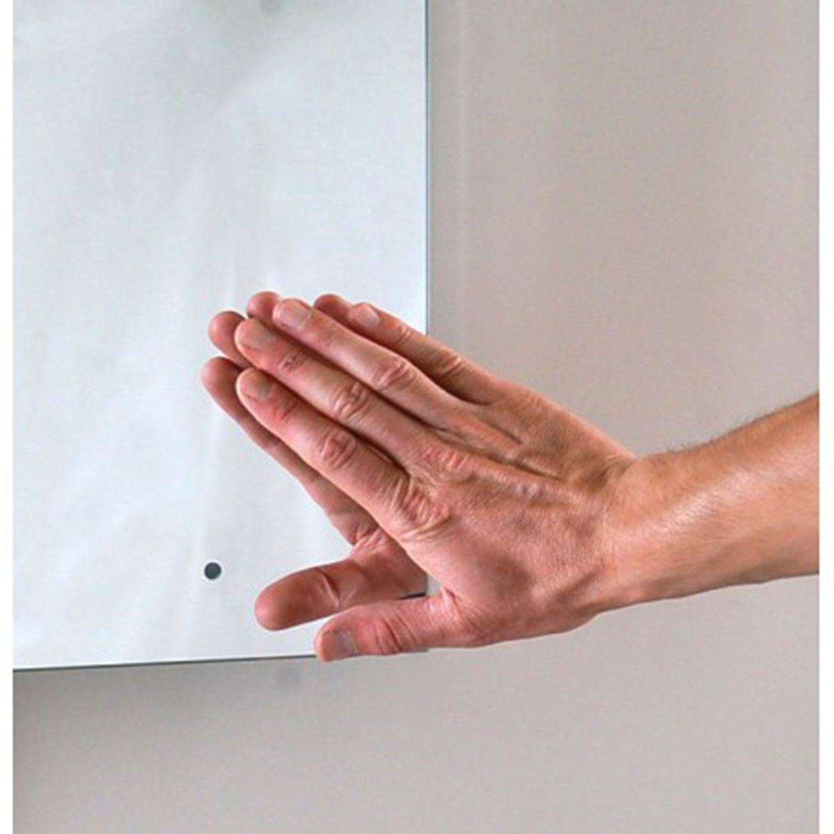 Specchio da bagno con illuminazione Led integrata e interruttore ottico