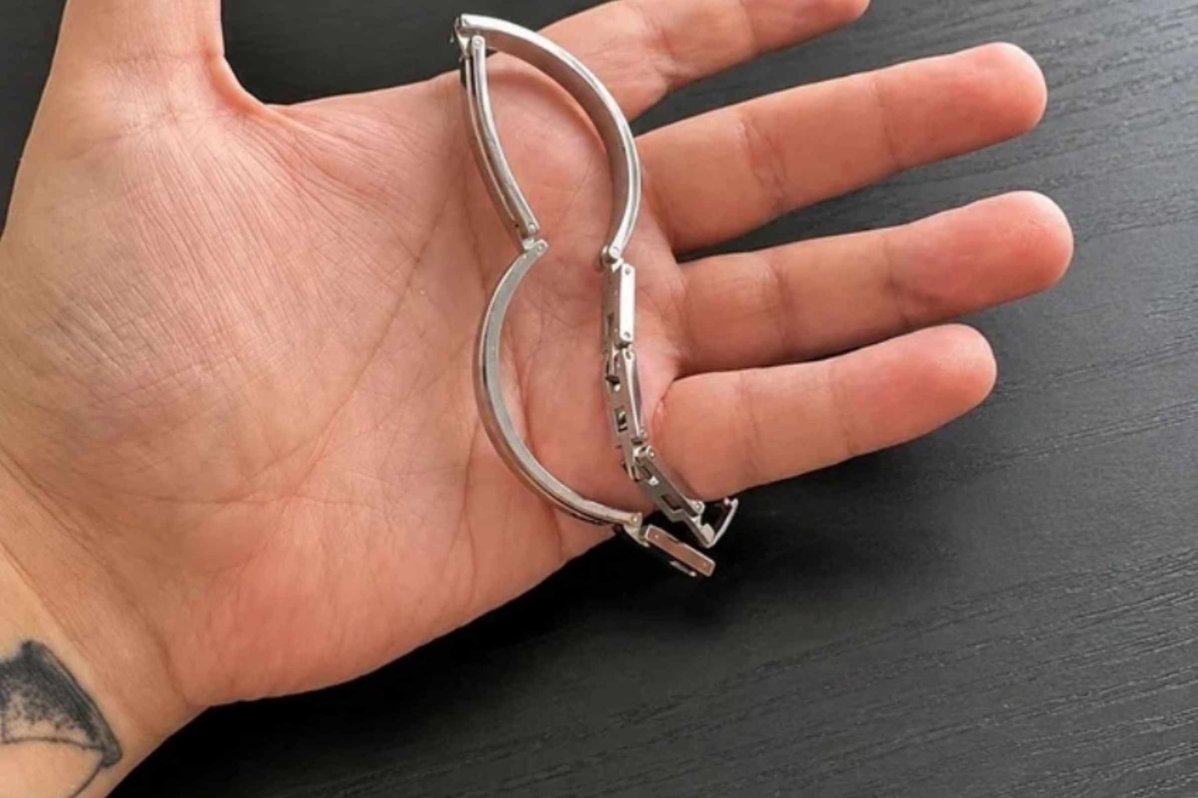 Bracciale rigido da uomo